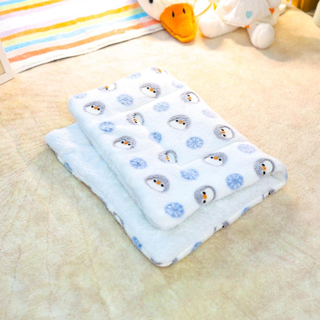 All-Season Universal Pet Cushion: Warm Dog Bed, Cat Sleeping Blanket