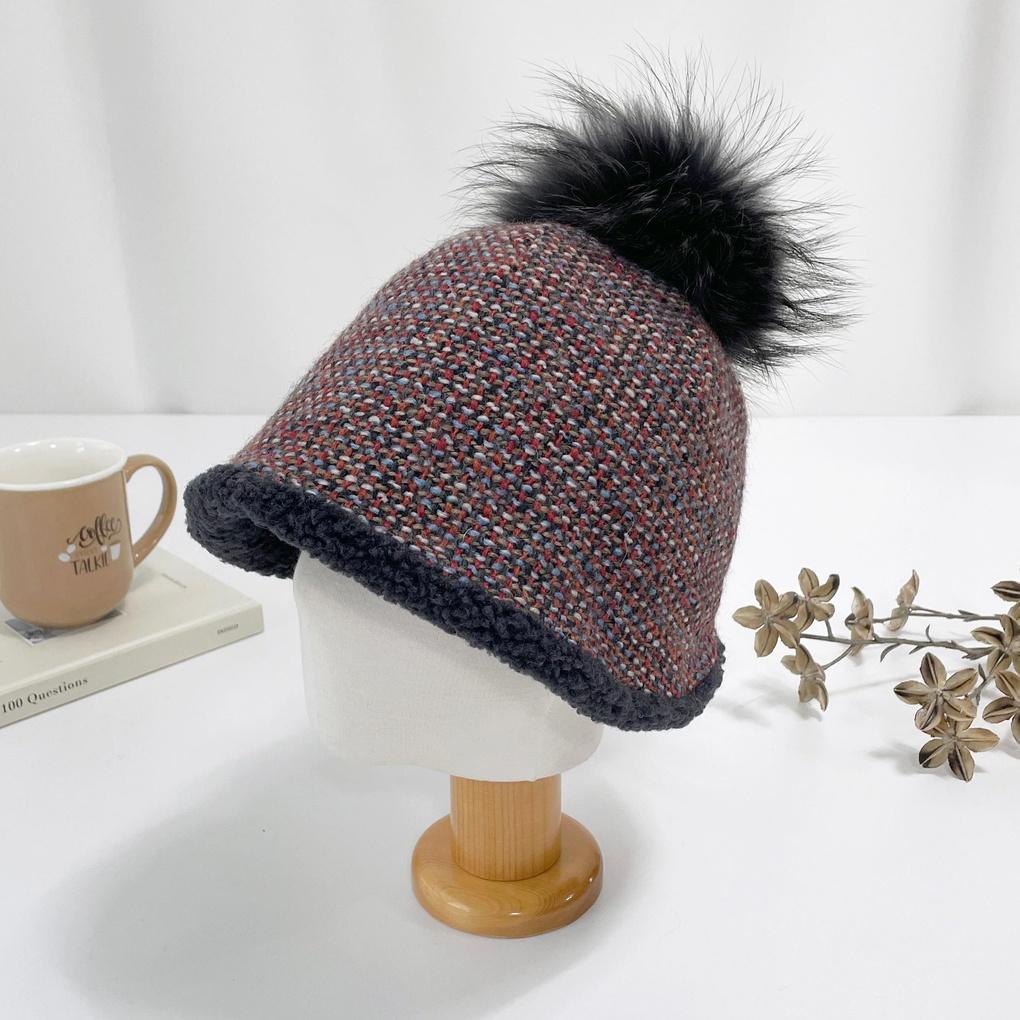 

Women s and Men s Raccoon Drop Check Bucket Hat beige