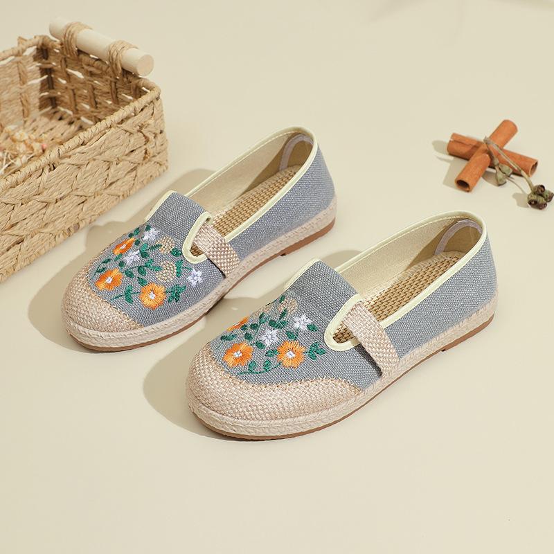 Cloth shoes ethnic style new Chinese hanfu skirt embroidered shoes flat comfortable cloth shoes