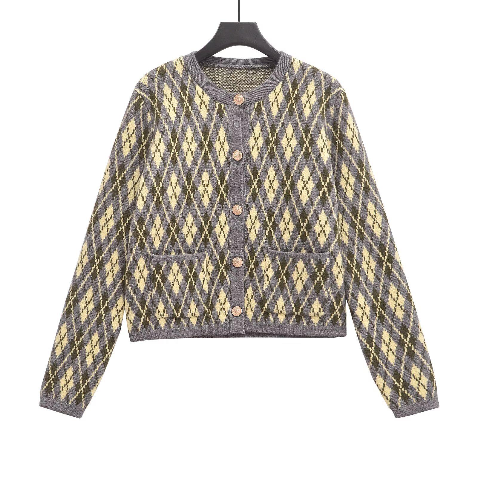 

Мода осень/зима 2024: Европейский и американский женский вязаный кардиган с ромбовидным узором 9642. S