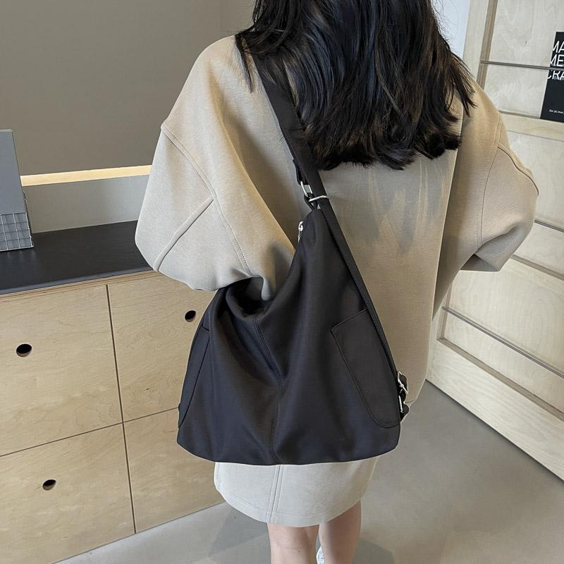 Einfarbige Tragetasche Damen-Schultertasche Große Kapazität Reise-Rucksack Umhängetasche