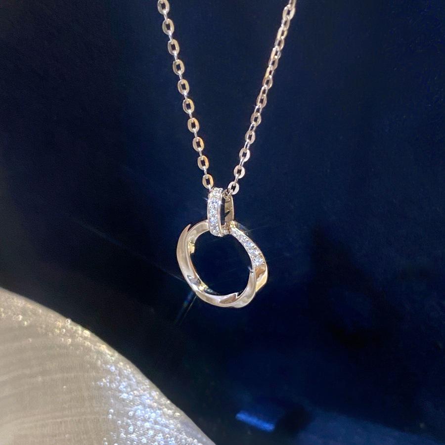 Women s Light Luxury Mobius Ring Clavicle Chain Necklace – Stylish, Niche Design Accessory
