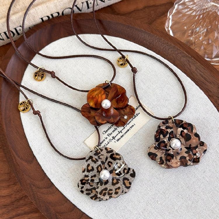 Comfortable Clavicle Chain Lightweight Flower Pendant Necklace Brown Leopard Print Fashion Neck Decoration
