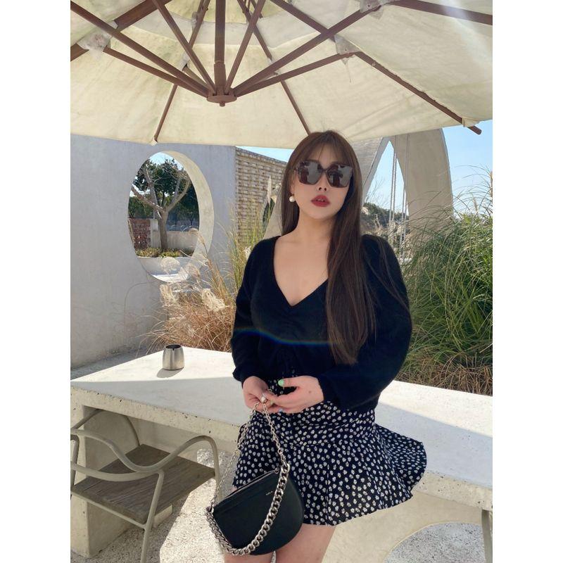 

Miss Biggie European and American Plus size Chubby Girl Slimming Versatile V-neck Pullover Drawstring Batwing Sleeve Knitted Top Black XXL