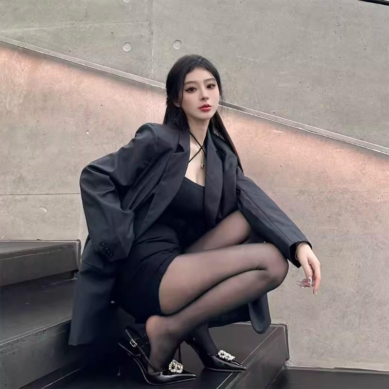 

2025 new summer pointed rhinestone B buckle black high heels sexy back empty word with stiletto sandals women 35