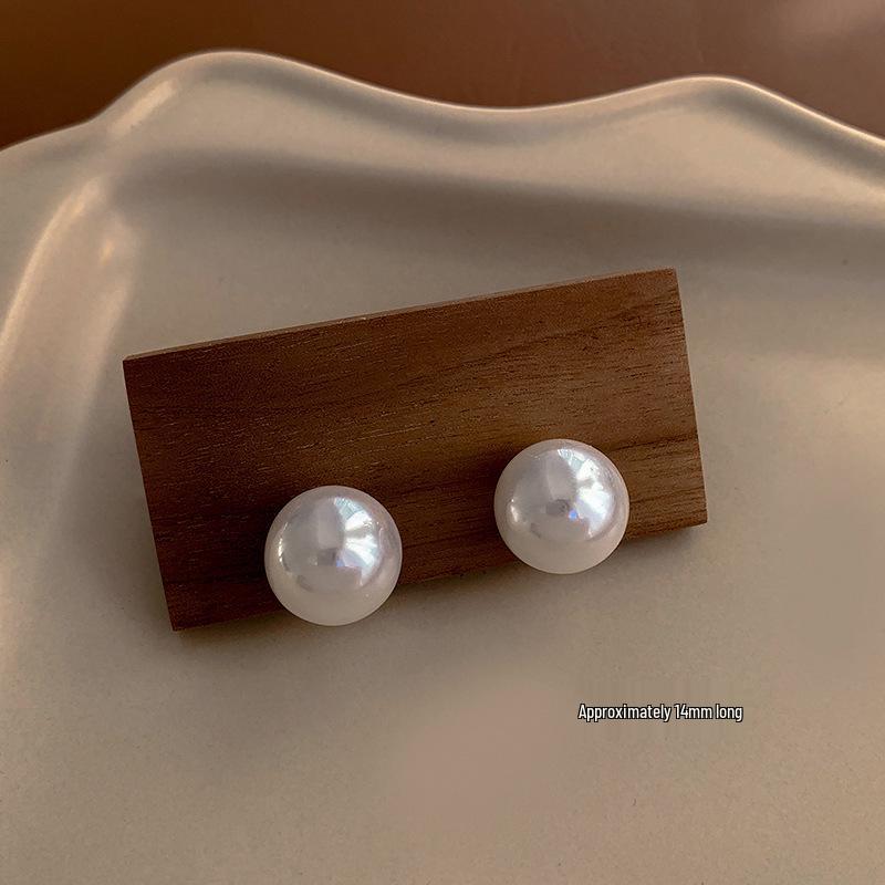 2026 Retro Pearl Stud Earrings | Celebrity Style | Fashionable, Versatile  Elegant High-End Luxury