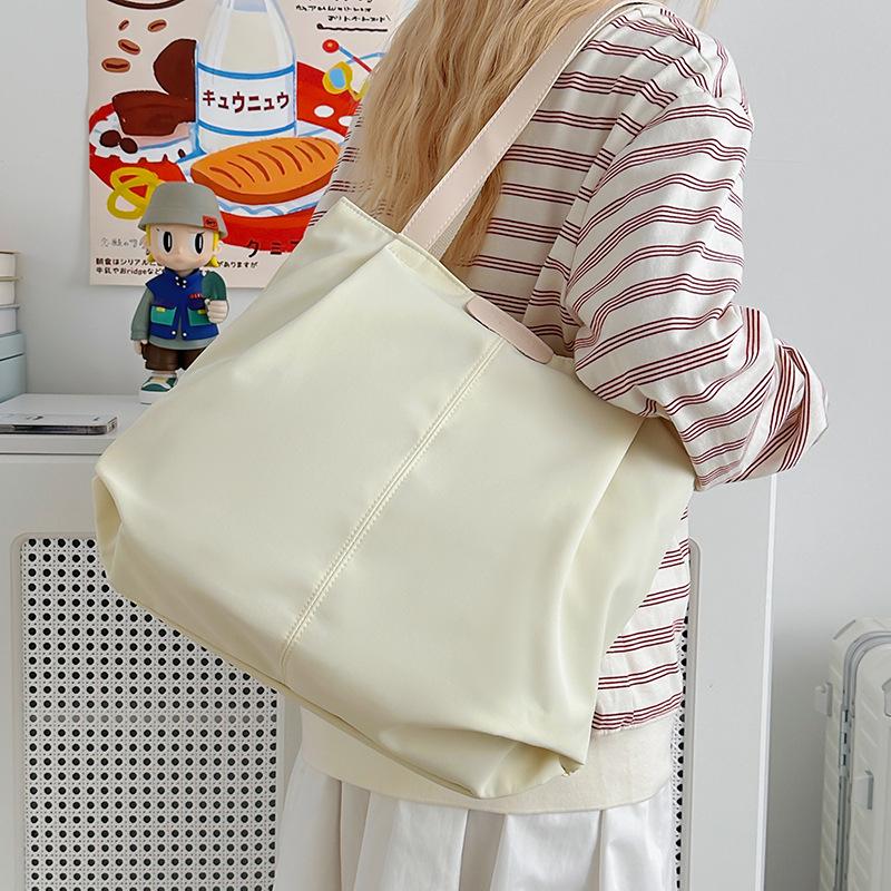 Casual Large Capacity Women's Canvas Tote Bag - Versatile, Fashionable Shoulder Bag for College Students In Autumn