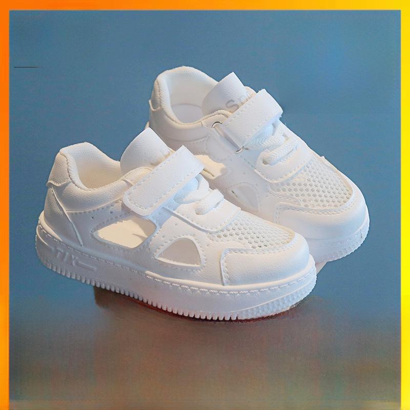 2025 Letnie dziecięce oddychające białe siateczkowe buty sportowe: Chłopięcy projekt Hollow i styl dziewczęcy