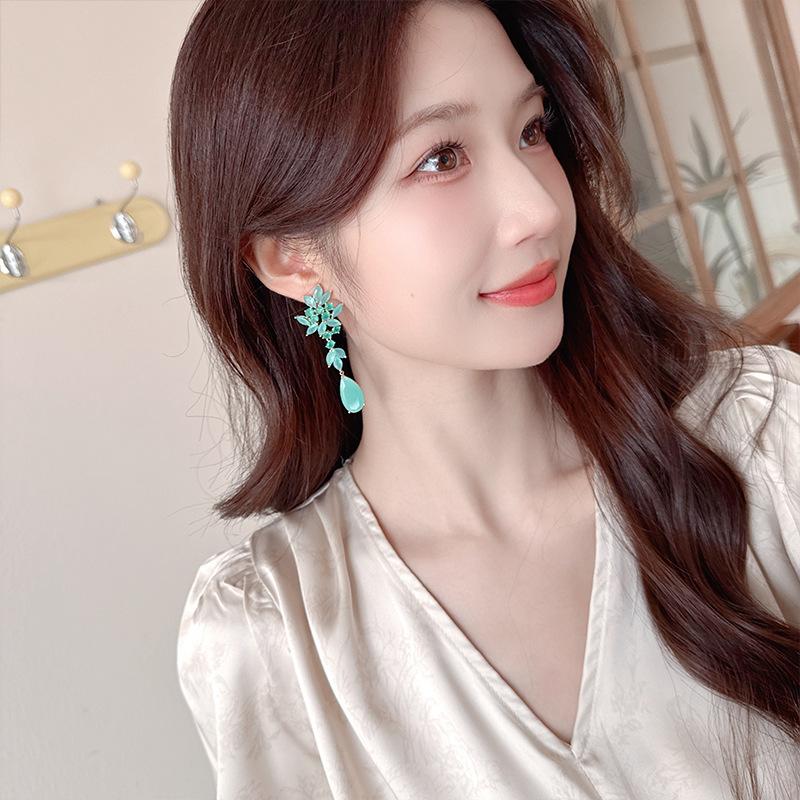 Women's Light Luxury Design Elegant Long Tassel Water Droplet Earrings Fashionable And Versatile Niche Design Earrings