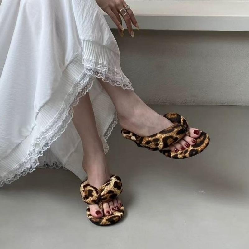 New Footwear Flock Women Wedges Slippers Flip Flops Fashion Round Toe Ladies Wedges Toe Clip High Heel Shoes Female Sandals