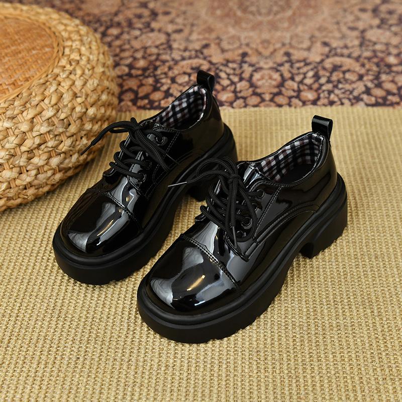 

Xingguangfang маленькие кожаные туфли женские 2025 новые студенческие на шнуровке универсальная платформа повседневная обувь 40