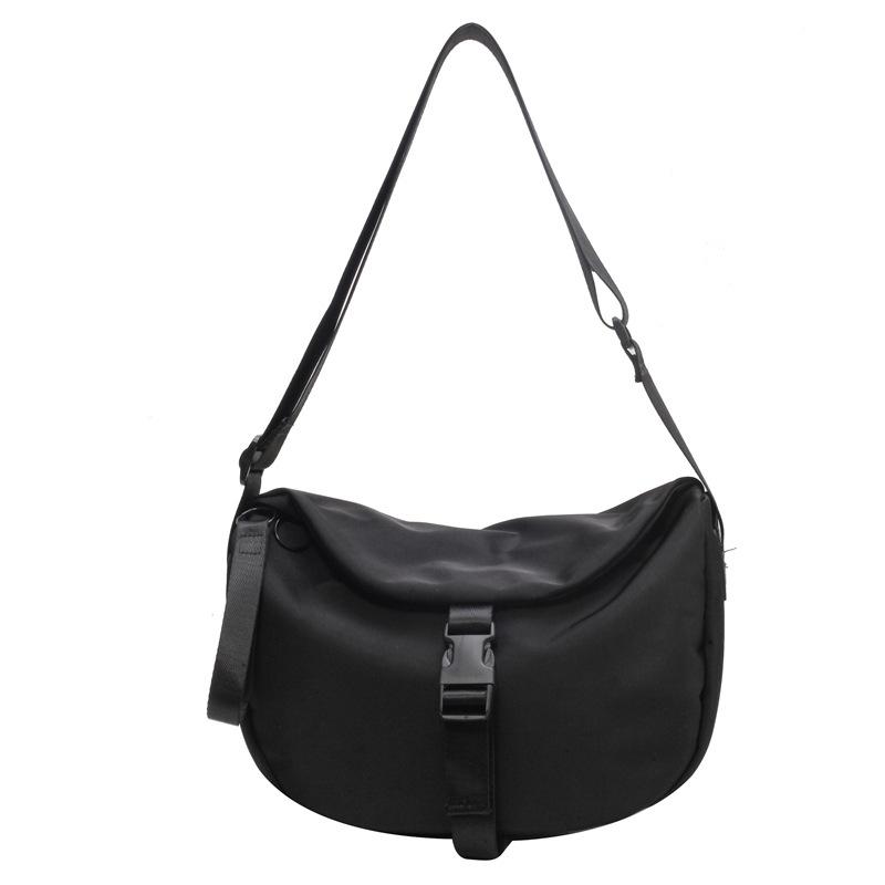 

Повседневная универсальная сумка через плечо с косым ремнем Новая вместительная сумка-мессенджер для поездок на работу Нишевый дизайн Модная трендовая сумка с клапаном чёрный