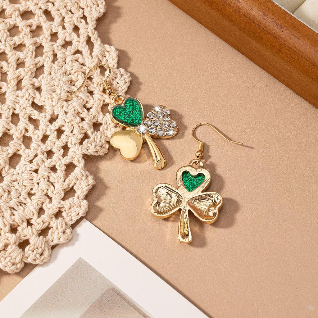 Módní dámské náušnice