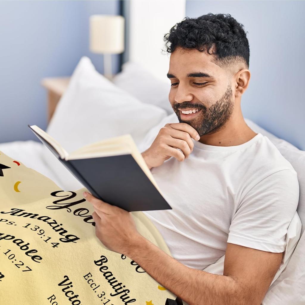 2025 Graduation Gifts for Him Her Graduation Blanket College Graduation Gifts for Women Men Class of 2025 Throw Blanket Senior Middle High School