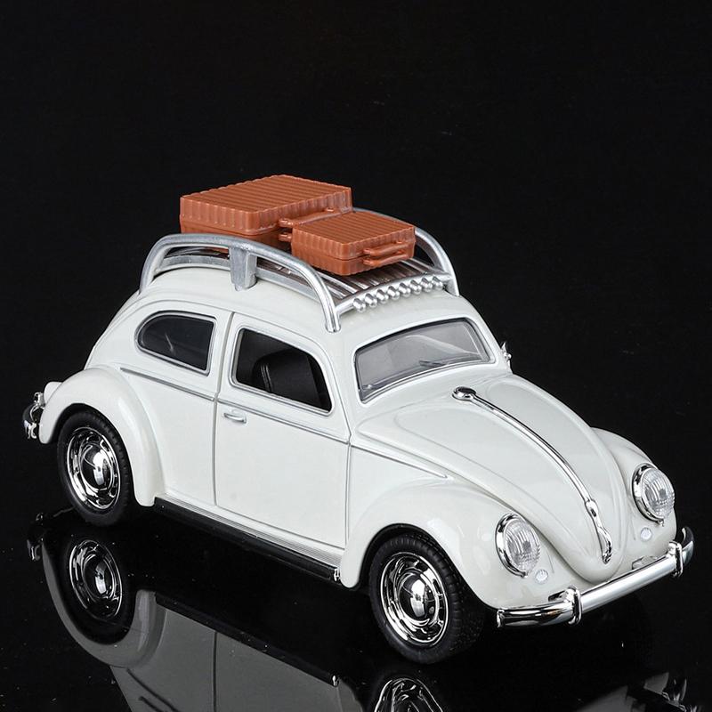 1/32 Beetle 1995 Classic Car Alloy Car Model Sound and Light Pull Back Children's Toy Collectibles Birthday Gift
