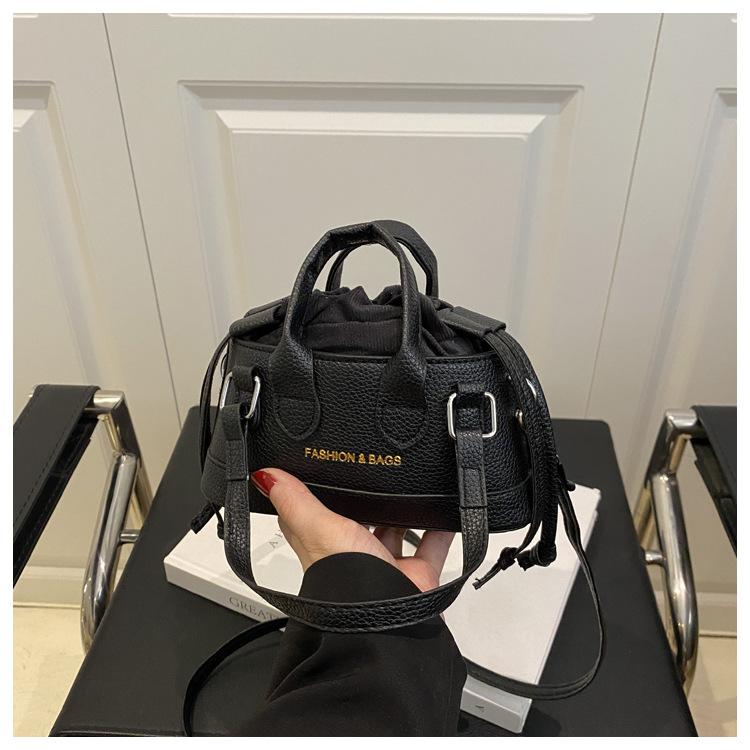 

Ручная летняя сумка женская сумка через плечо мини-дизайн нишевая сумка через плечо конфетного цвета помада красная сумка сумка-ракушка