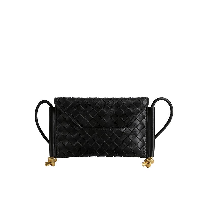 Autumn and winter small fragrant style versatile woven bag simple casual shoulder envelope bag fashionable commuter flip sheepskin bag women