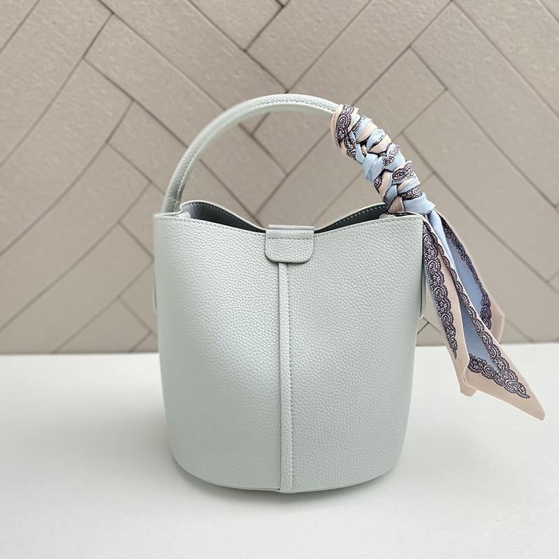 Leather women's bags niche bucket bags women's new large-capacity messenger bags women's commuter shoulder bags