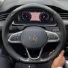 Maßgeschneiderte Auto-Lenkradabdeckung 100% Passform für Volkswagen VW Golf 8 Passat ID.3 Arteon Caddy 2019-2022 Auto-Innenzubehör mk2