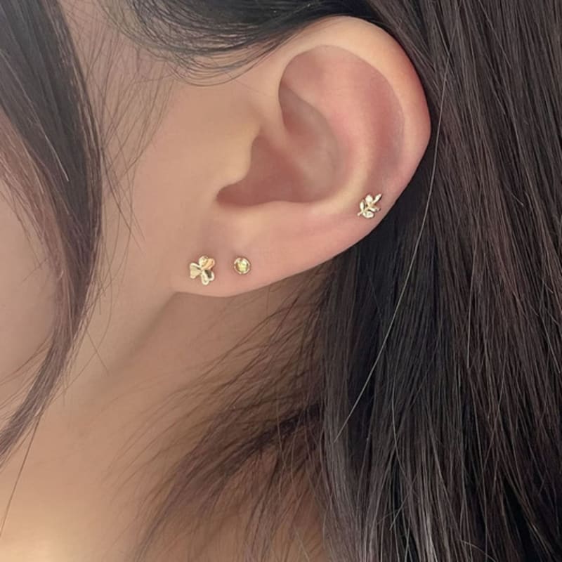 Youngglow 14k Leaf Cubic Piercing