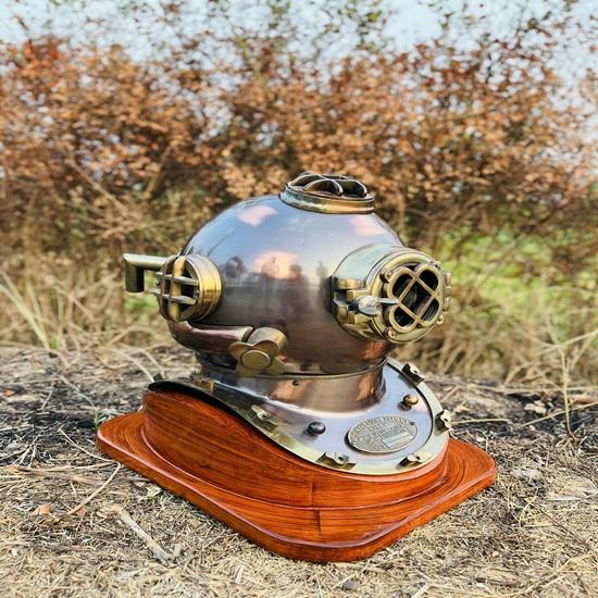 45,72 cm Brun Dykardräktshjälm Mark V Scuba Dykardräktshjälm Med Träbas Maritim Skeppshjälm Dekorativ Hjälm Gåva