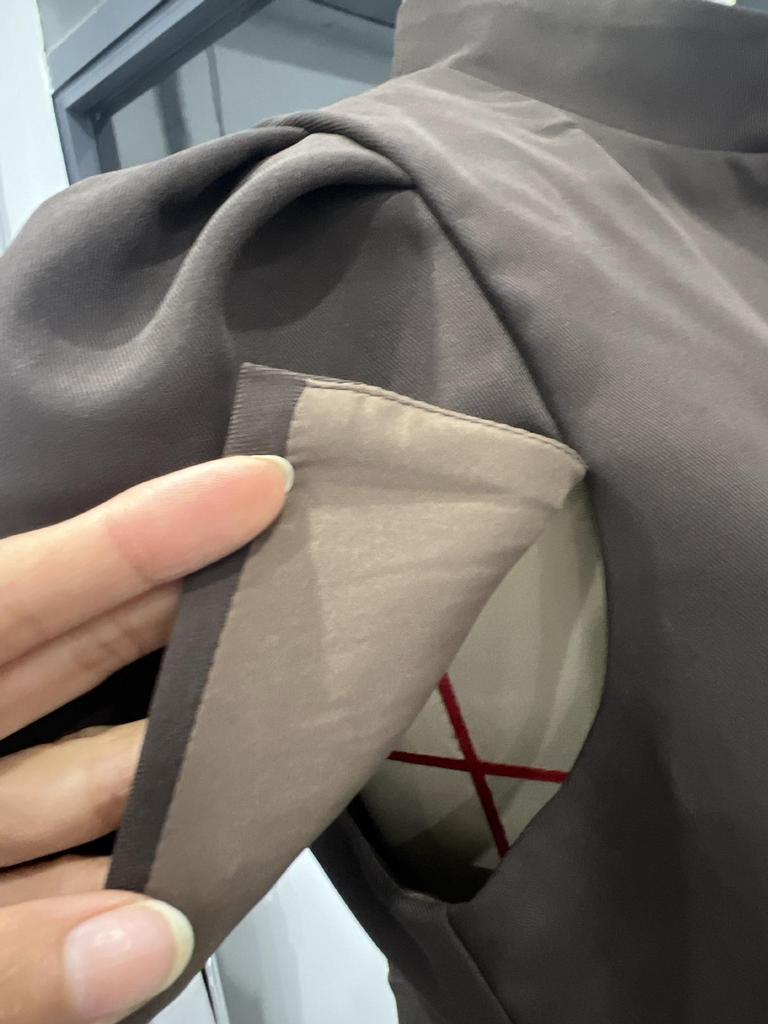 Spring/Summer 2026: Elegant Women's 3D Design Top with Lantern Sleeves & Metal Buckle