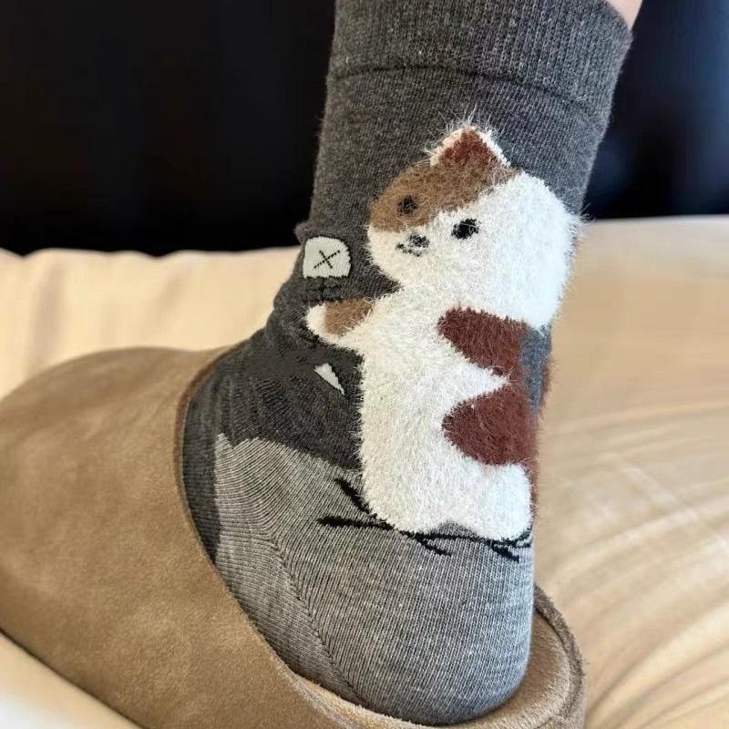 1 Pair Women's Socks Autumn Winter Letter Print Breathable Cat Ankle Socks High Quality Mid-Calf Socks Cute Cat Polyester Blend