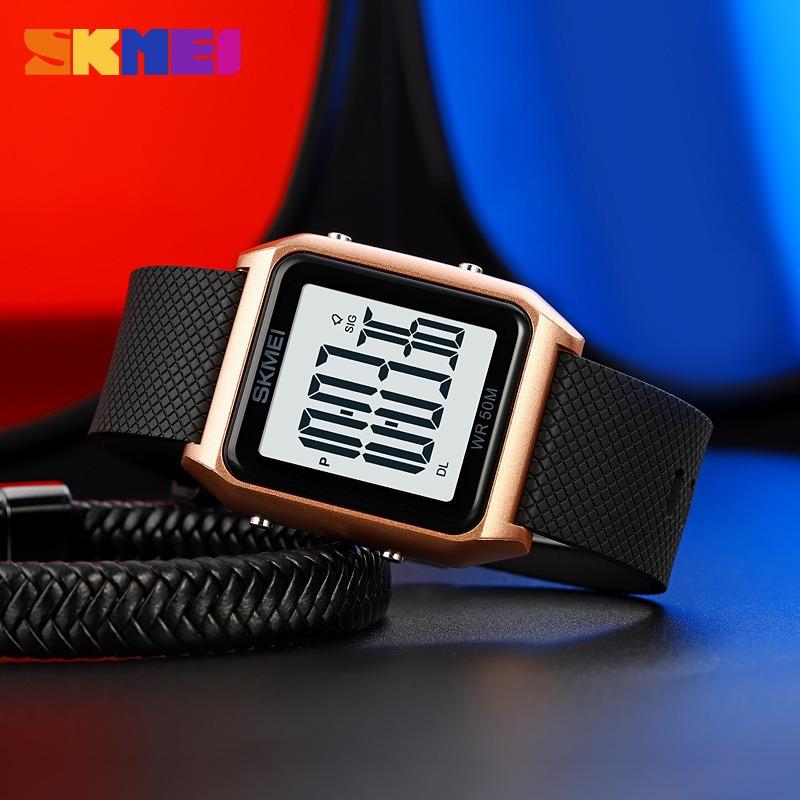 Stylish Multi-functional Large-screen Digital Display Electronic Watch, Male and Female Students Sports Waterproof Youth Chronograph Watch