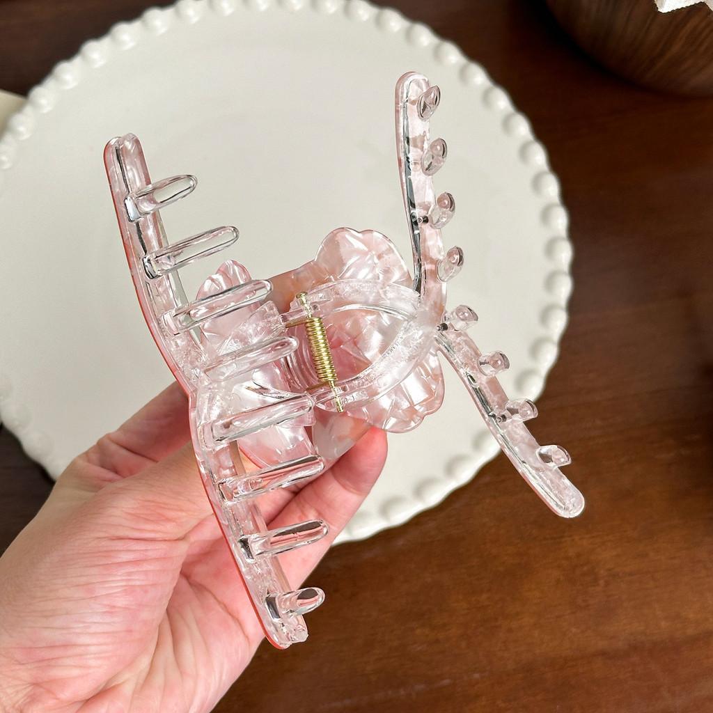 Adorable Large Bear Hair Claw Clip Stylish Acrylic Animal Hair Accessory For Women