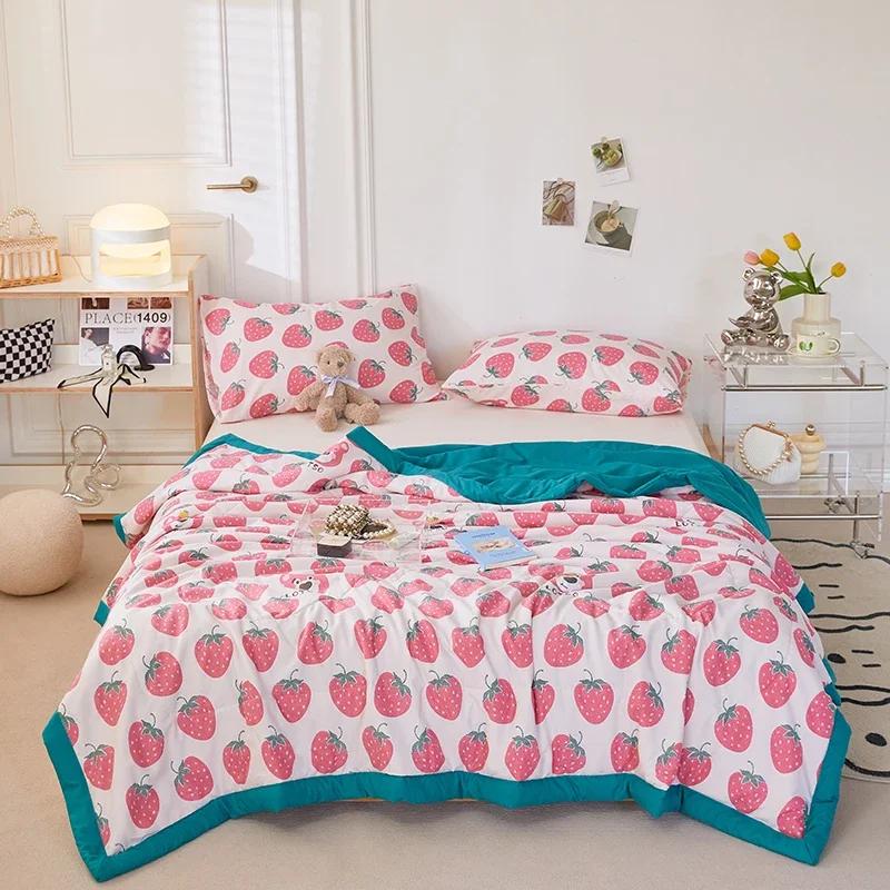 Love Heart Daisy Pattern Summer Quilt Modern Fashionable Skin-friendly Comfortable Air Conditioning Quilts for Kids Boys Girls
