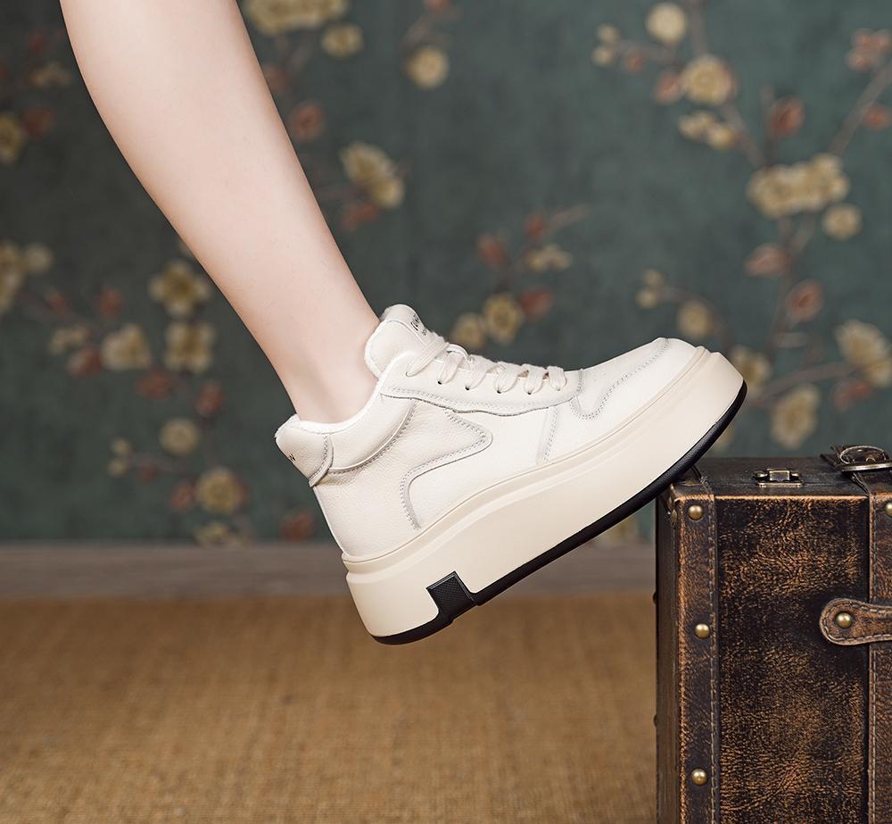 Muffin shoes women's new thickened warm matte color matching thick-soled small casual velvet board shoes in autumn and winter 2025