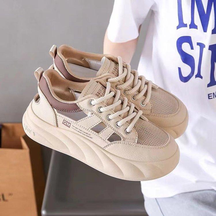 

Сетчатые дышащие сетчатые туфли женские 2025 лето тонкие полые маленькие белые туфли толстая подошва увеличивающие рост нишевые универсальные студенческие кеды 40