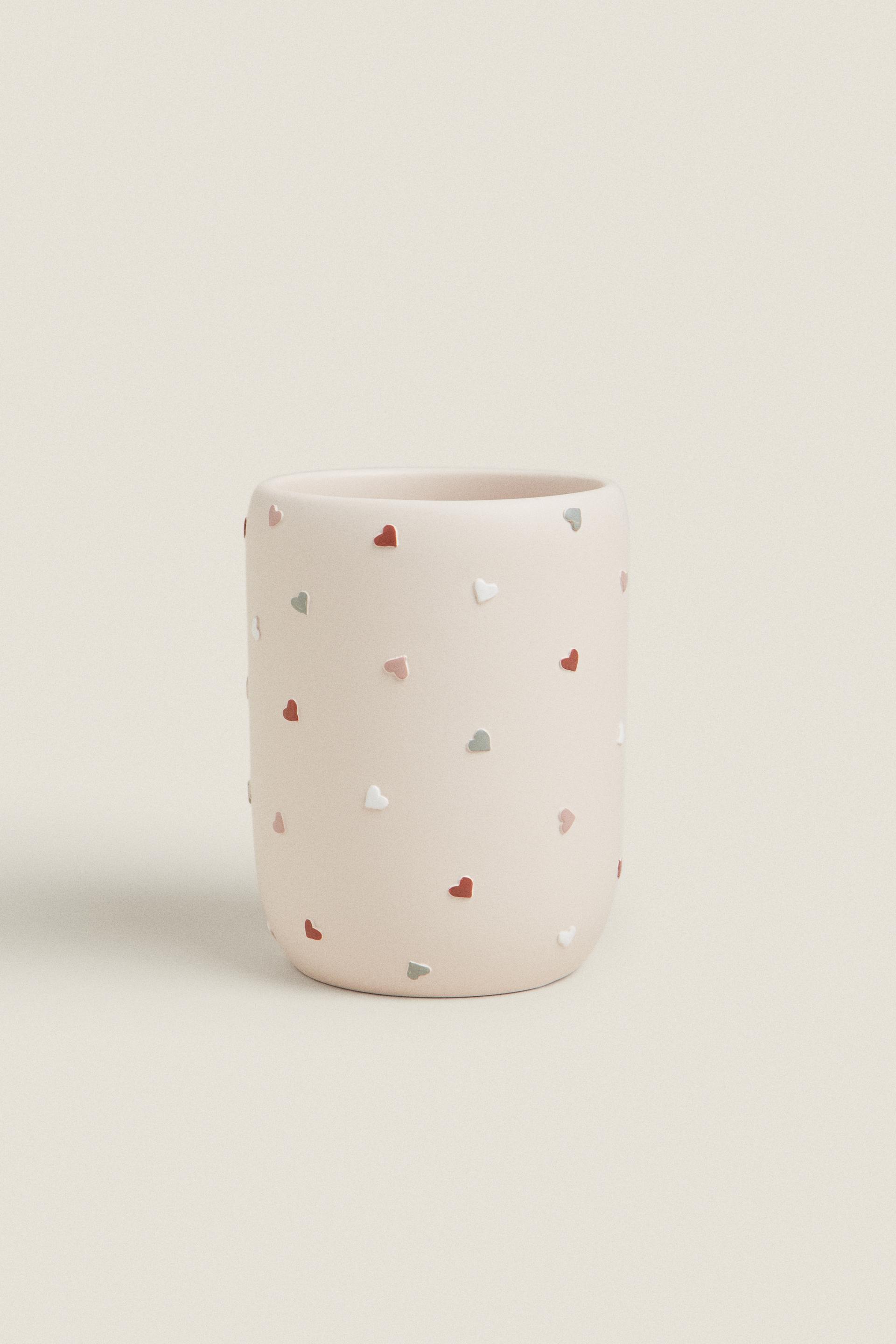 

СТАКАН ИЗ СМОЛЫ С СЕРДЦАМИ