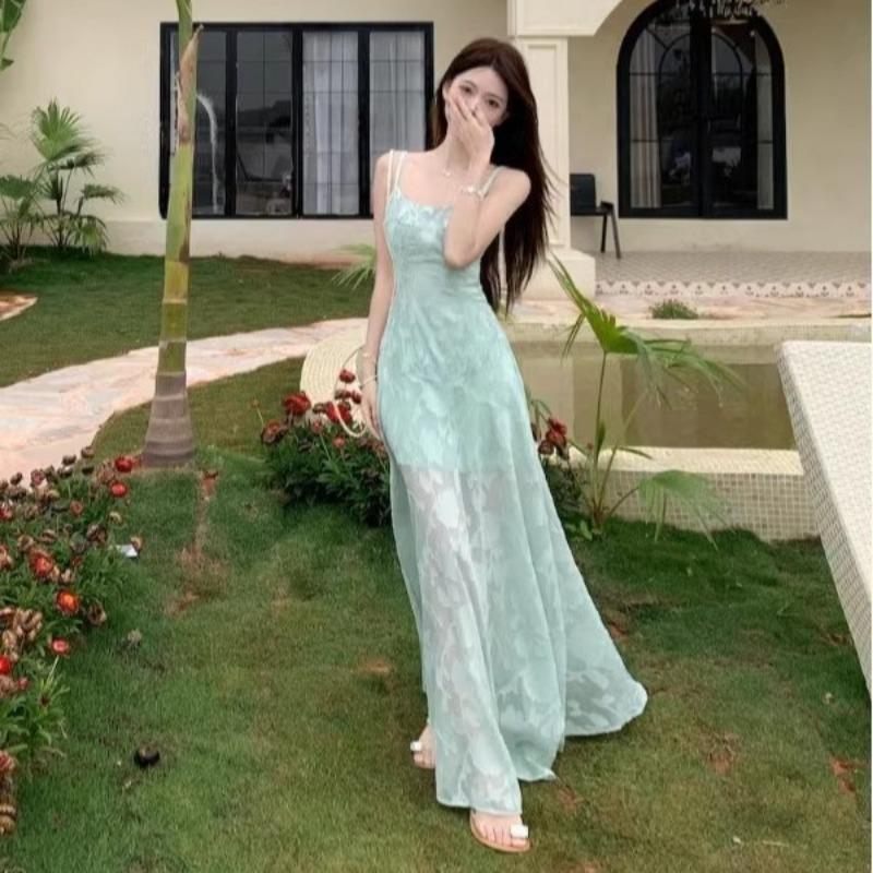 Summer new French fresh and sweet suspender dress women's seaside vacation wear waist medium and long skirt
