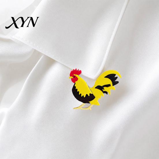 Playful Chicken Brooch Rooster Pin, Acrylic Lightweight Farm for Women Animal Jewelry, Backpacks Hats Jackets Thanksgiving Lover Gift Pin