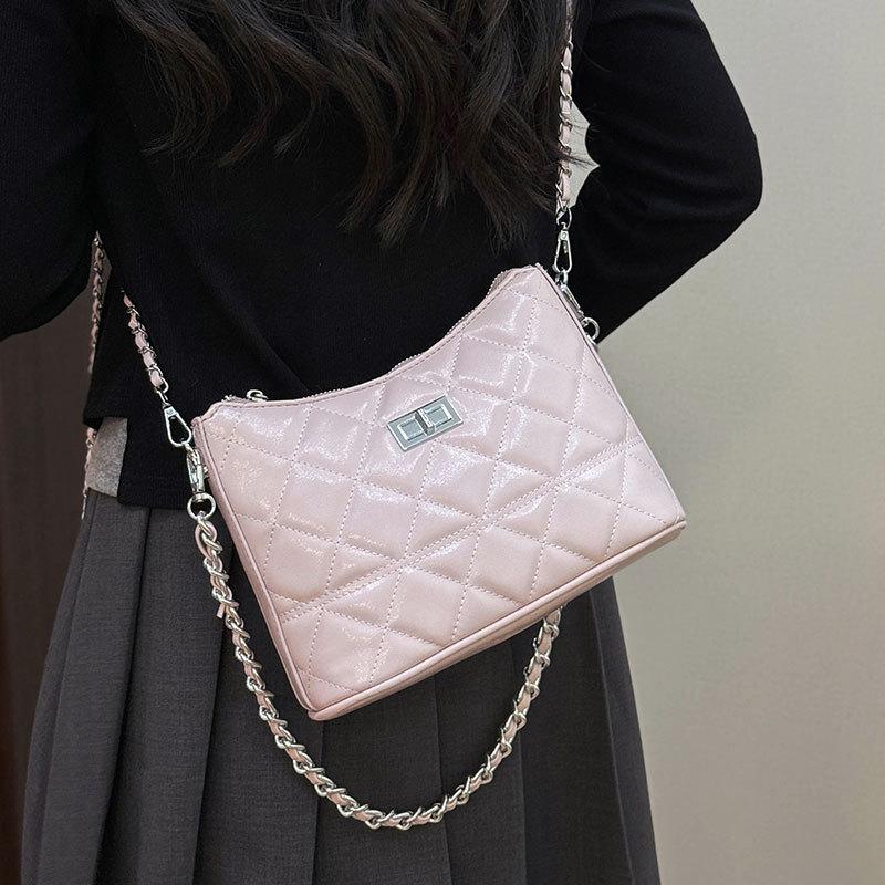 Spring and Summer New Niche Fashionable Small Fragrant Wind Rhombus Chain Bucket Bag Women's Versatile Commuting Foreign Style Shoulder Messenger Bag