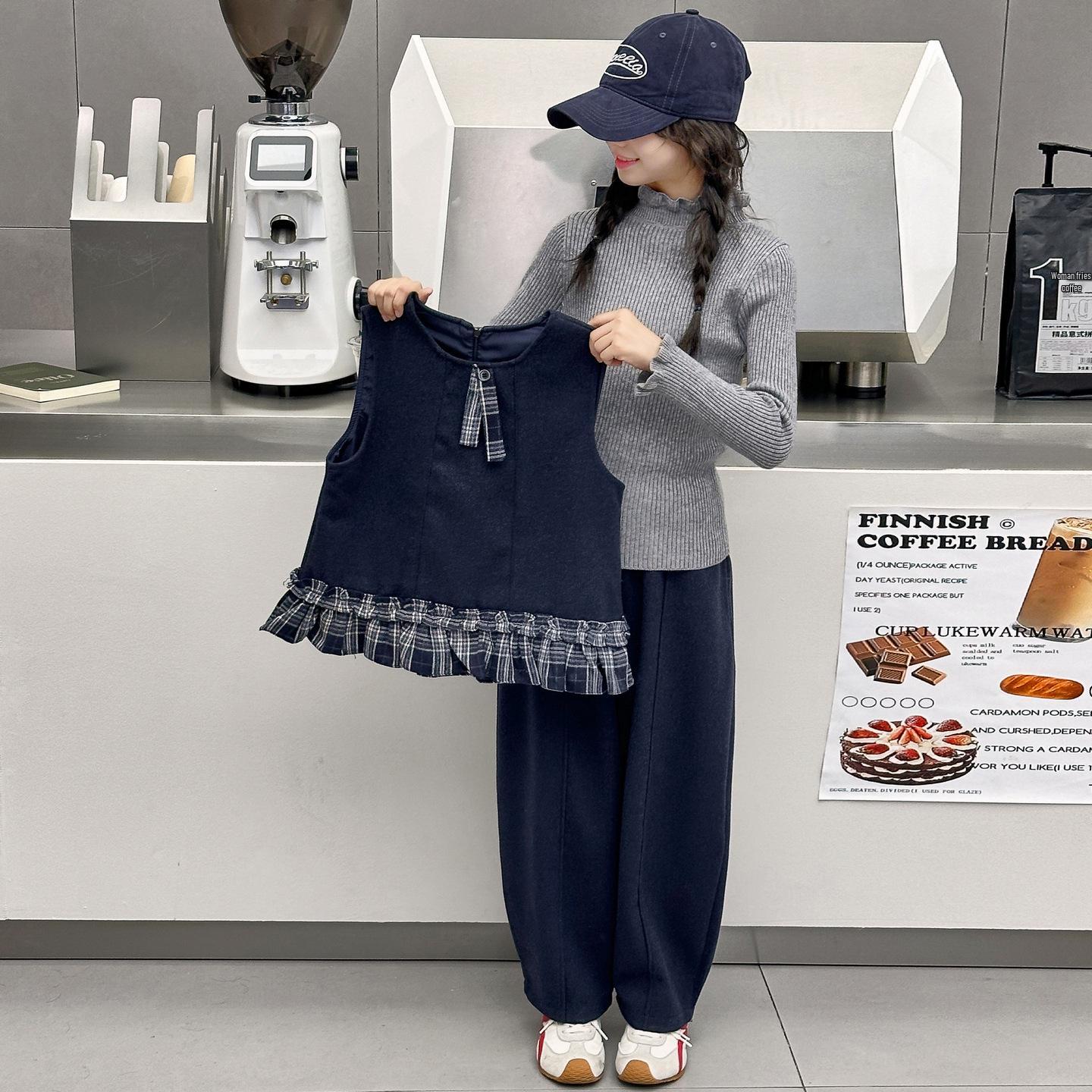 

2025 Girls Fashionable Sweater Vest and Pants Set – Autumn/Winter Three-Piece for Children 140 cm