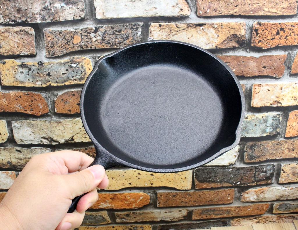 Cast Iron Skillet Frying Pan, Large, 20cm, A-206