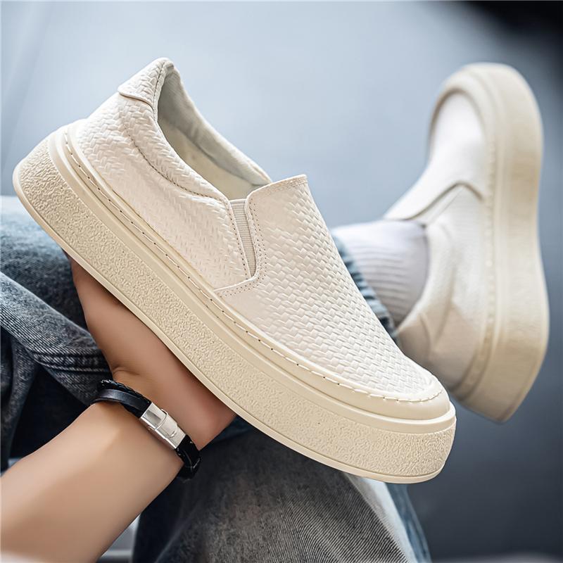 Man Thick Sole Casual Board Shoes Slip On Lazy Sneakers Versatile Trendy Footwear Student Daily Commute Street Walking Shoes