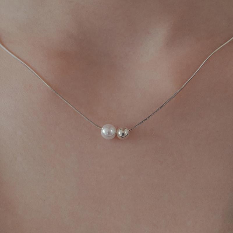 Shertz Minimal Pearl Ball Snake Chain Necklace (925 Silver)
