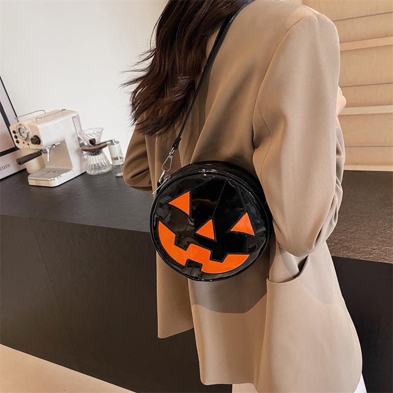 Halloween Pumpkin Small Bag Female 2025 New European and American Fashion Niche Funny Ghost Tide Cool Messenger Small Round Bag