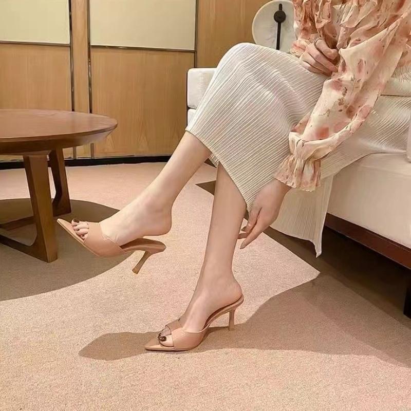 Módní pantofle Dámské 2025 Léto Lakovaná kůže Vysoké podpatky Dámské Tenké podpatky Špičaté prsty Odkryté prsty Nošení pantoflí s jedním páskem