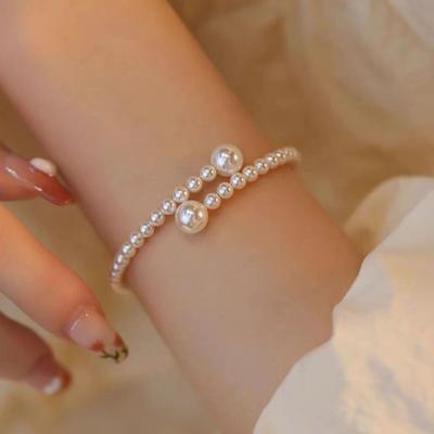Bracciale da Donna Perla Sintetica Vestibilità Elastica Luster Caldo Design Minimalista Facile da Indossare e Togliere Senza Chiusura Bracciale Versatile Regalo di Matrimonio Gioielli