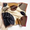 The new contrasting color Korean version of the winter warm small silk scarf is in stock, professional scarf, foreign style decoration, gift-giving.