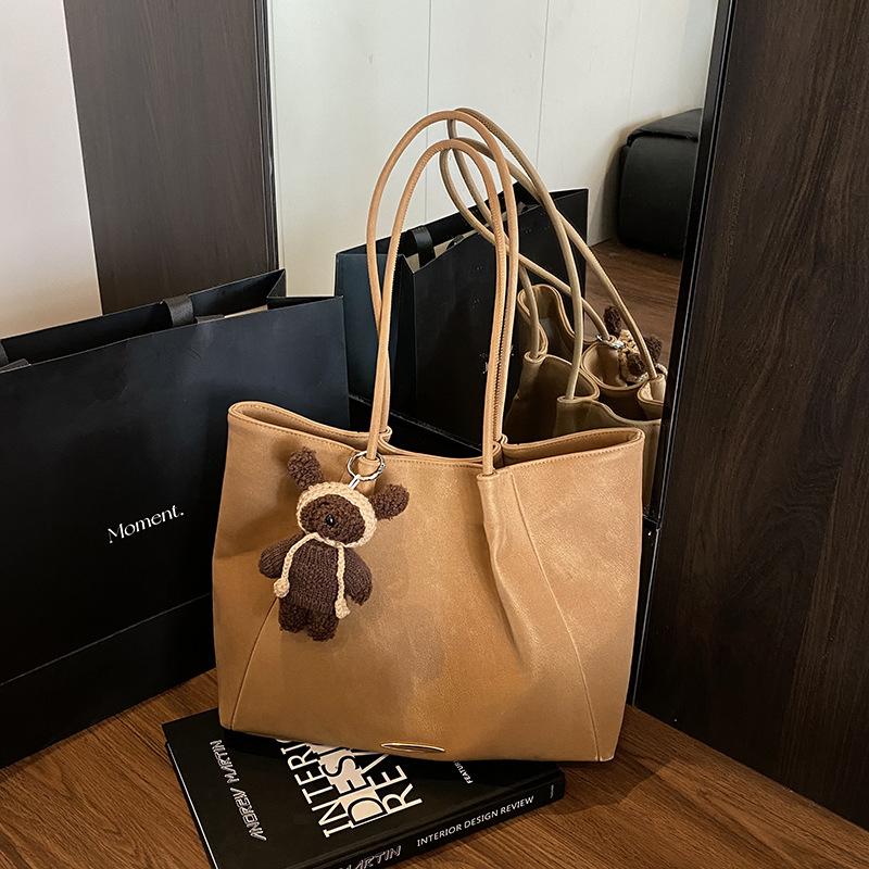 

2025 ретро простая модная сумка-тоут осень и зима новая сумка повседневная личность женская большая вместимость сумка через плечо Without pendant коричневый