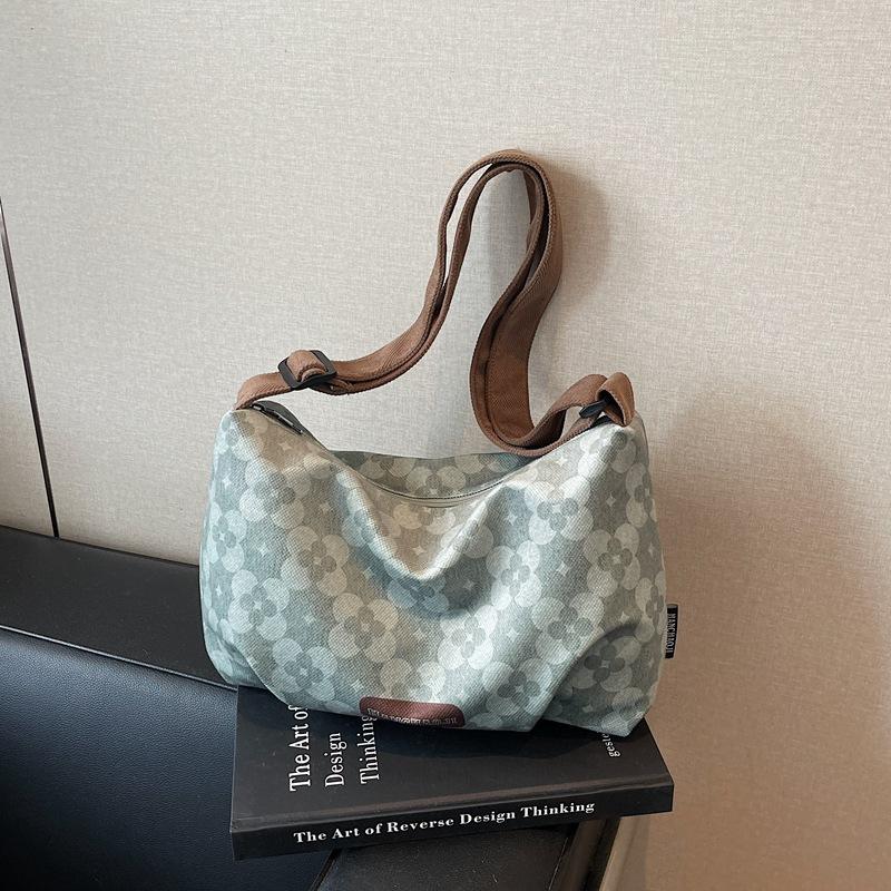 

Premium sense large capacity shoulder tote bag women s summer new college students class commuter messenger bag зелёный