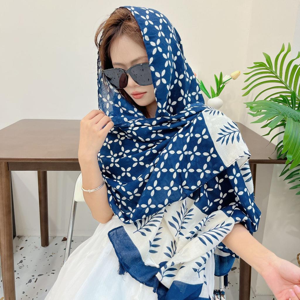 Breathable Lovely Floral Polyester Soft Scarf Boho Chic Tassel Shawl Women Perfect for Travel & Casual Muslim Hijab 180*90Cm