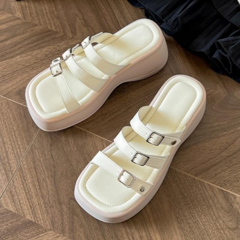 Fashion 2025 New Summer Women Belt Buckle Flat Flat Casual Outdoor Sandals Beach Thick Bottom Leather Slippers Metal Buckle Slippers