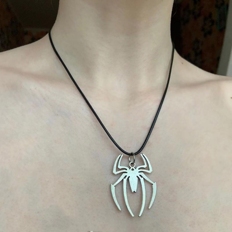 Men Spiders Necklace Edgy Neckchain Fashionable Pendant Neackwear PU Rope Charm Clavicle Chain Fashion Jewelry Gift