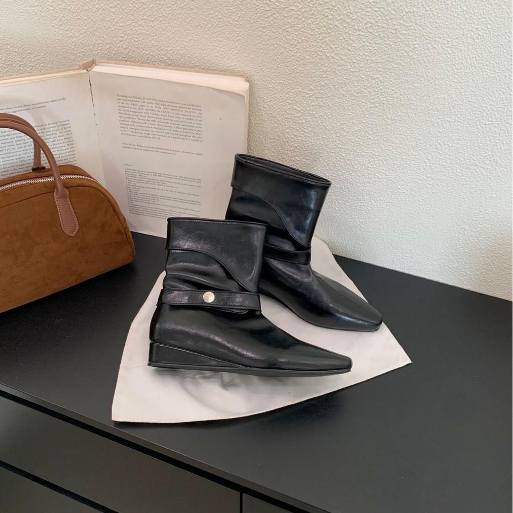 2025 winter new round head belt buckle low slope heel low tube thin Martin fashion women's short boots